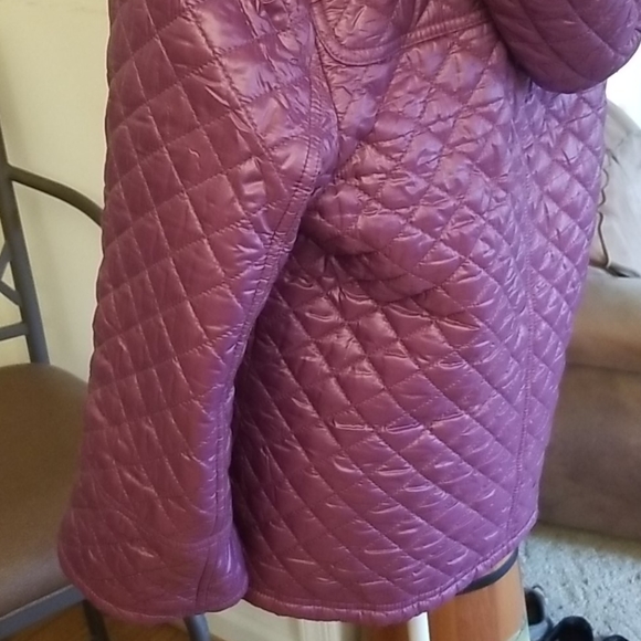 NOTABLE DISTINCTION❣️BURBERRY JACKET. Price Firm - Picture 5 of 12